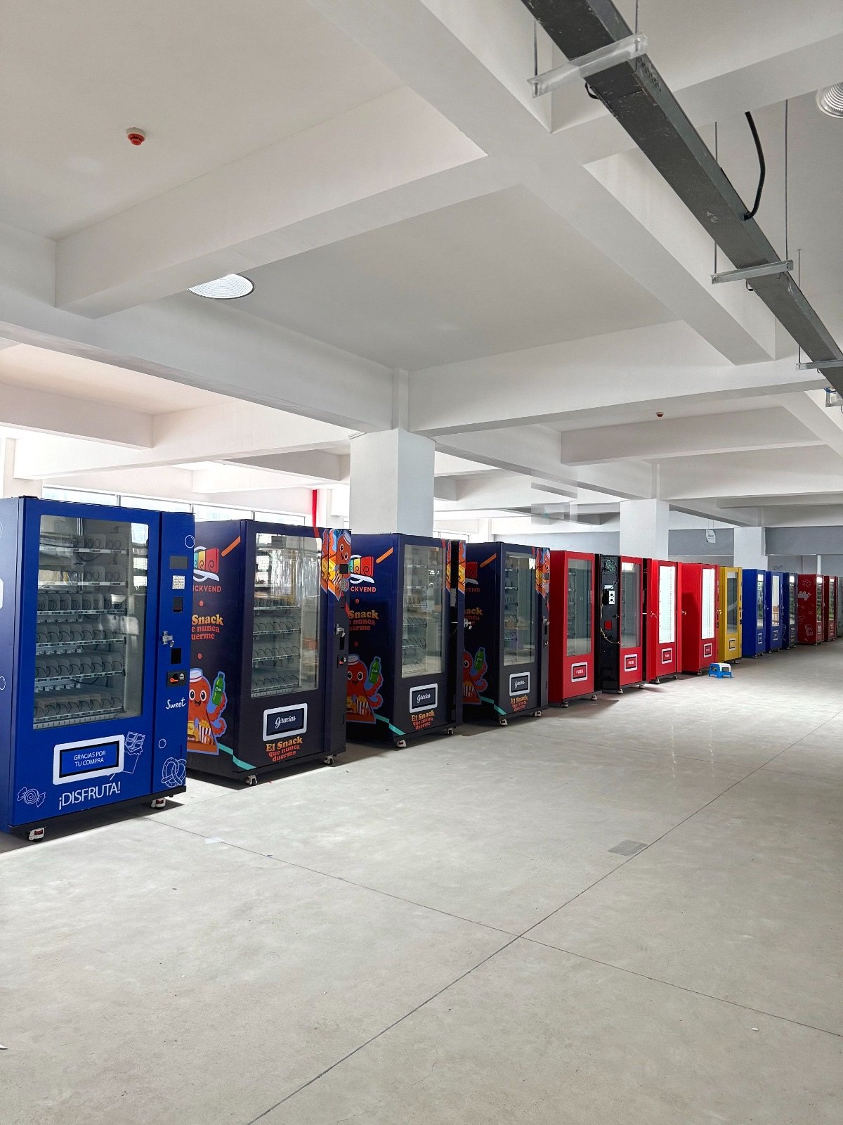 Máquinas expendedoras Snacks Depot instaladas en un cliente